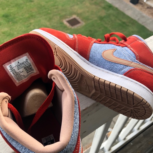 Air Jordan 1 Mid - “Denim Red” - Picture 9 of 11